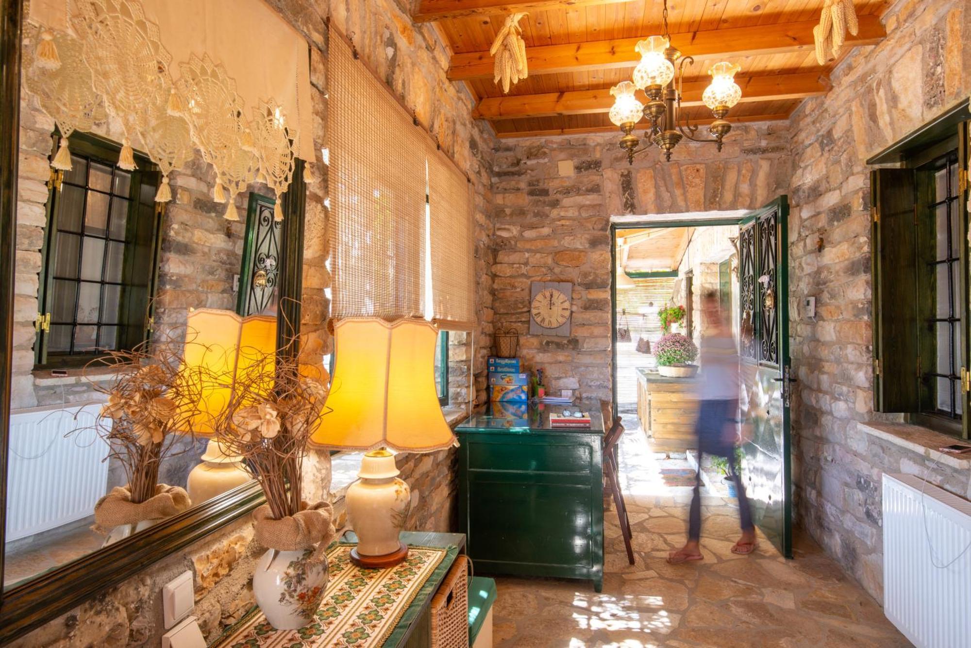 Liodentro - Olea Villa Plataria Exteriör bild