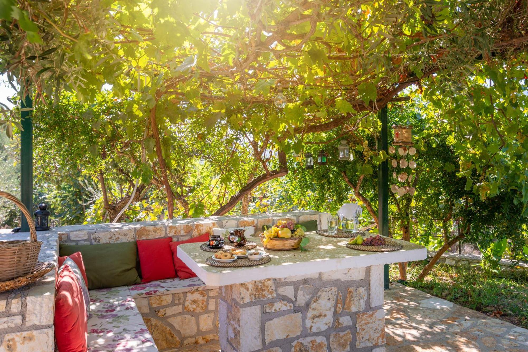 Liodentro - Olea Villa Plataria Exteriör bild